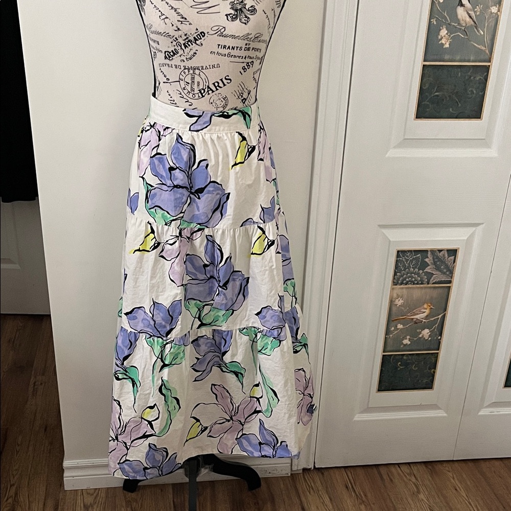 😃Elegant Floral Maxi Skirt in White and Purple